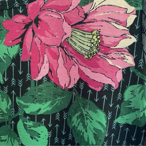 LulaRoe LYNNAE Long Sleeve Rose Gray & Black Size 2XL - Picture 4 of 6